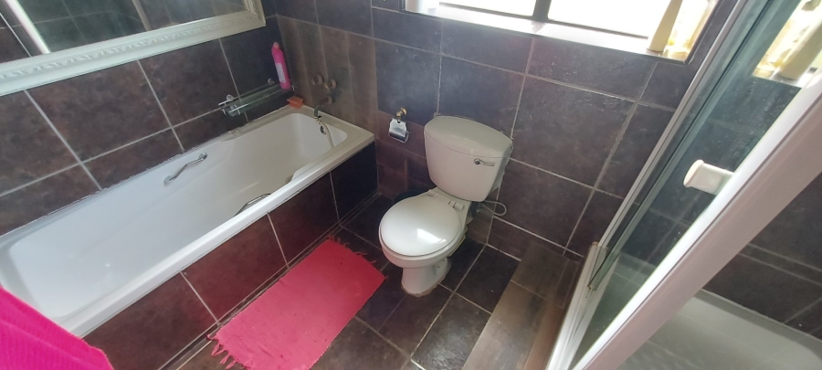 2 Bedroom Property for Sale in Albertinia Western Cape